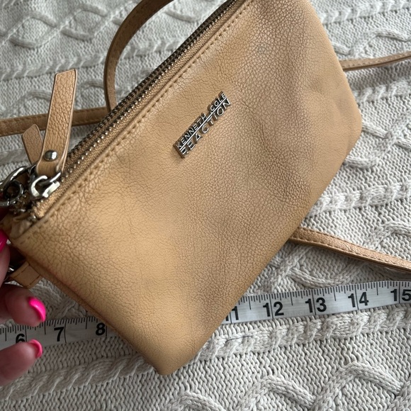 Kenneth Cole Reaction small crossbody Two Zippers plenty of Space! - Picture 2 of 14
